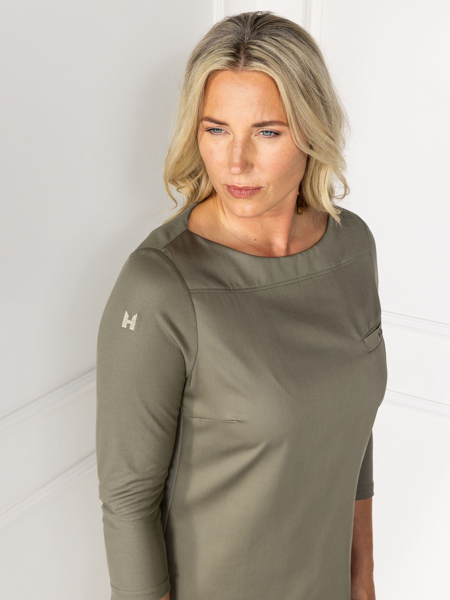 Damen Gastro Shirt Evy 1212 olivette von Le Nouveau Chef bei workers friend bestellen