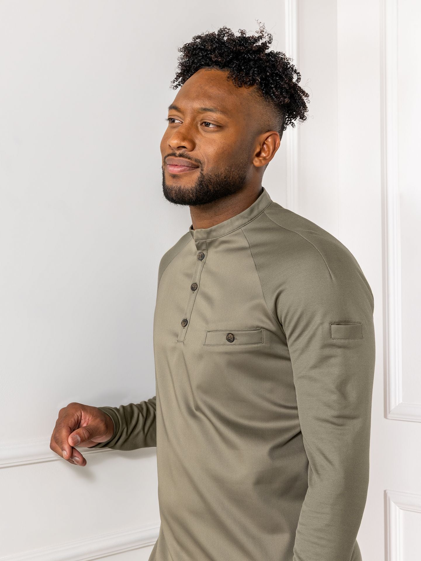 Gastroshirt Elias 1225 olive von Le Nouveau Chef bei workers friend bestellen