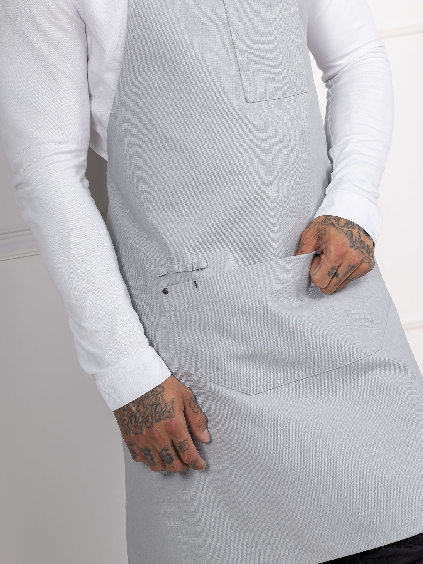 Latzschürze 1066 Seattle denim grey mit Taschen von Le Nouveau Chef bei workers friend bestellen