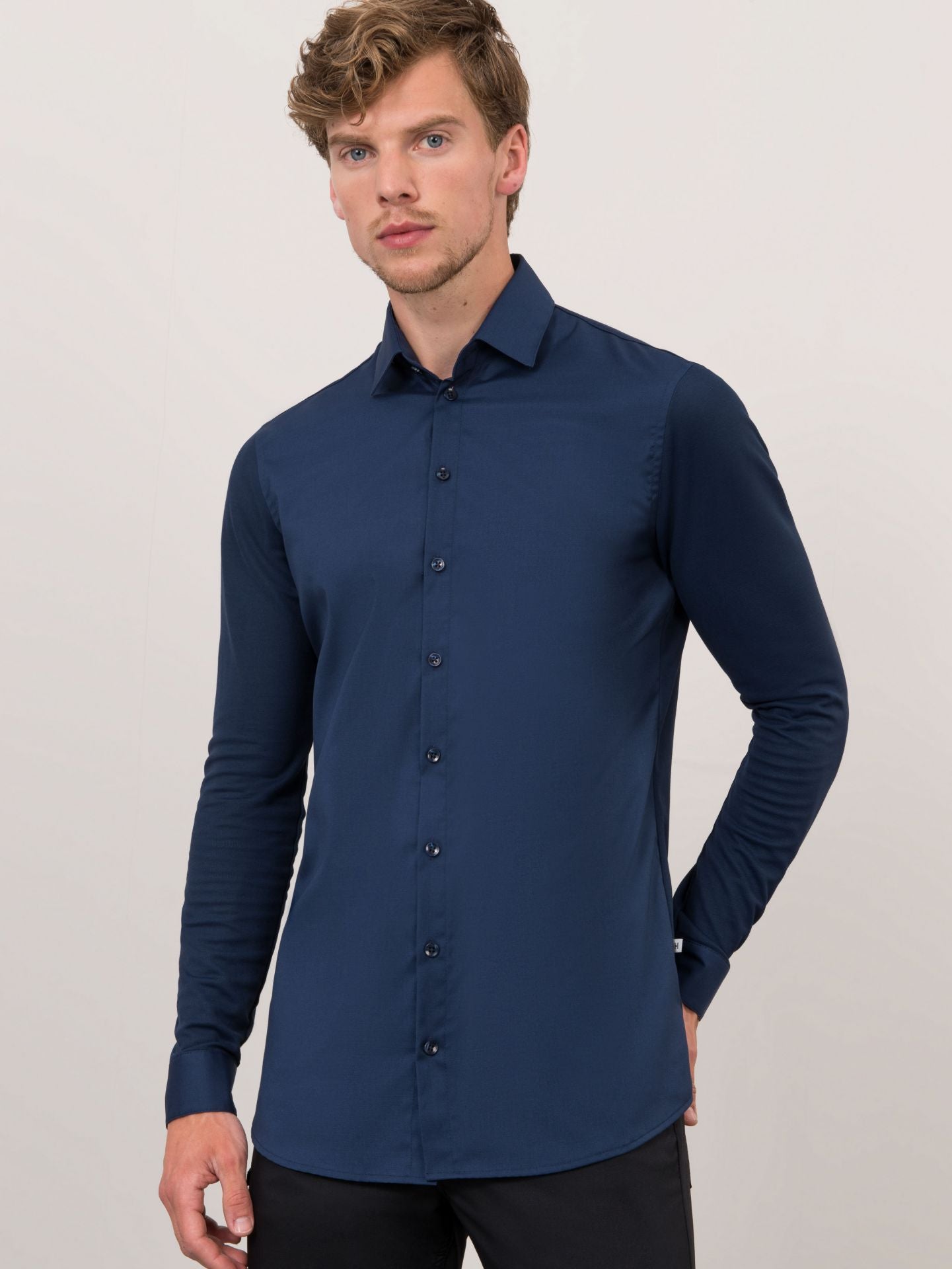 Herren Hemd Liam 1244 Slim Fit dunkelblau von Le Nouveau Chef bei workers friend